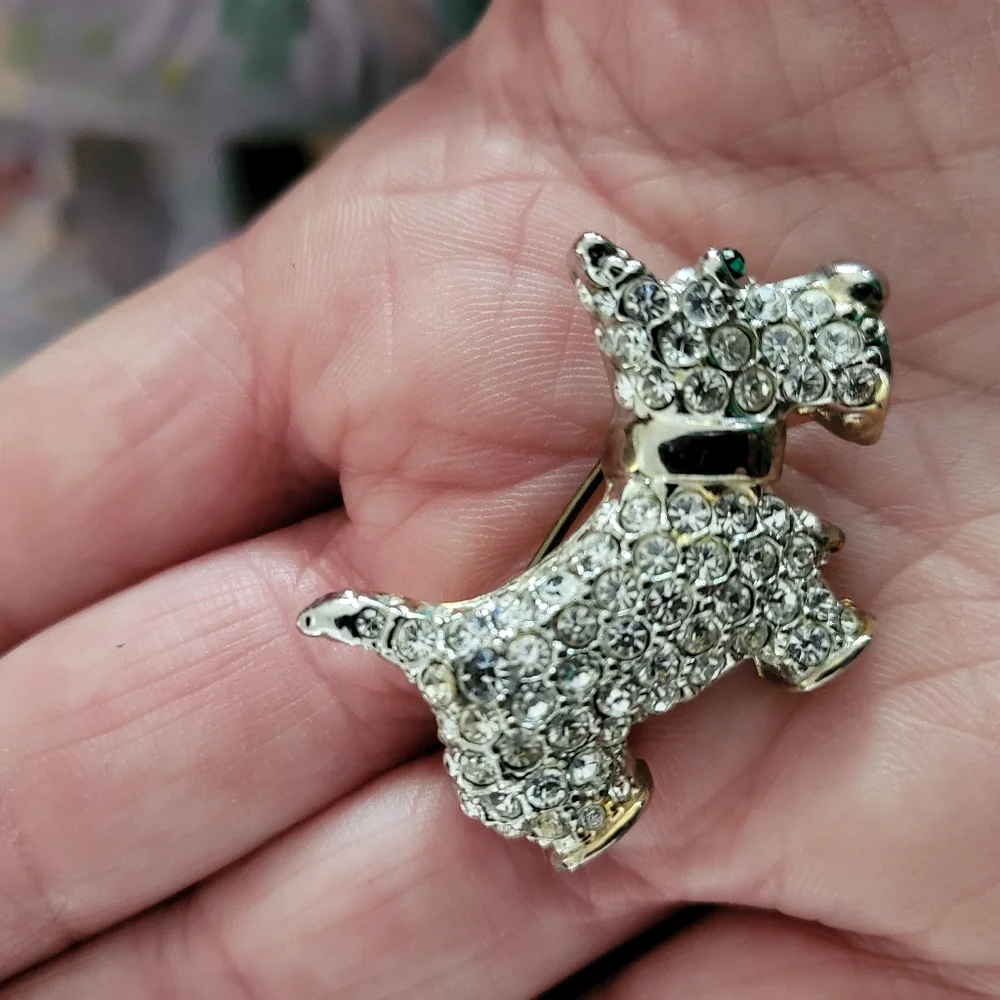 Sparkling Silver Tone‎ Dog Brooch